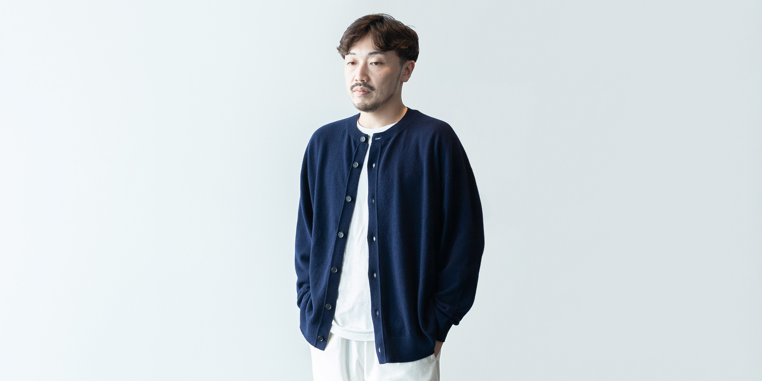 d WEAR クルーネック ウールカーディガン・ネイビー・L | D&DEPARTMENT
