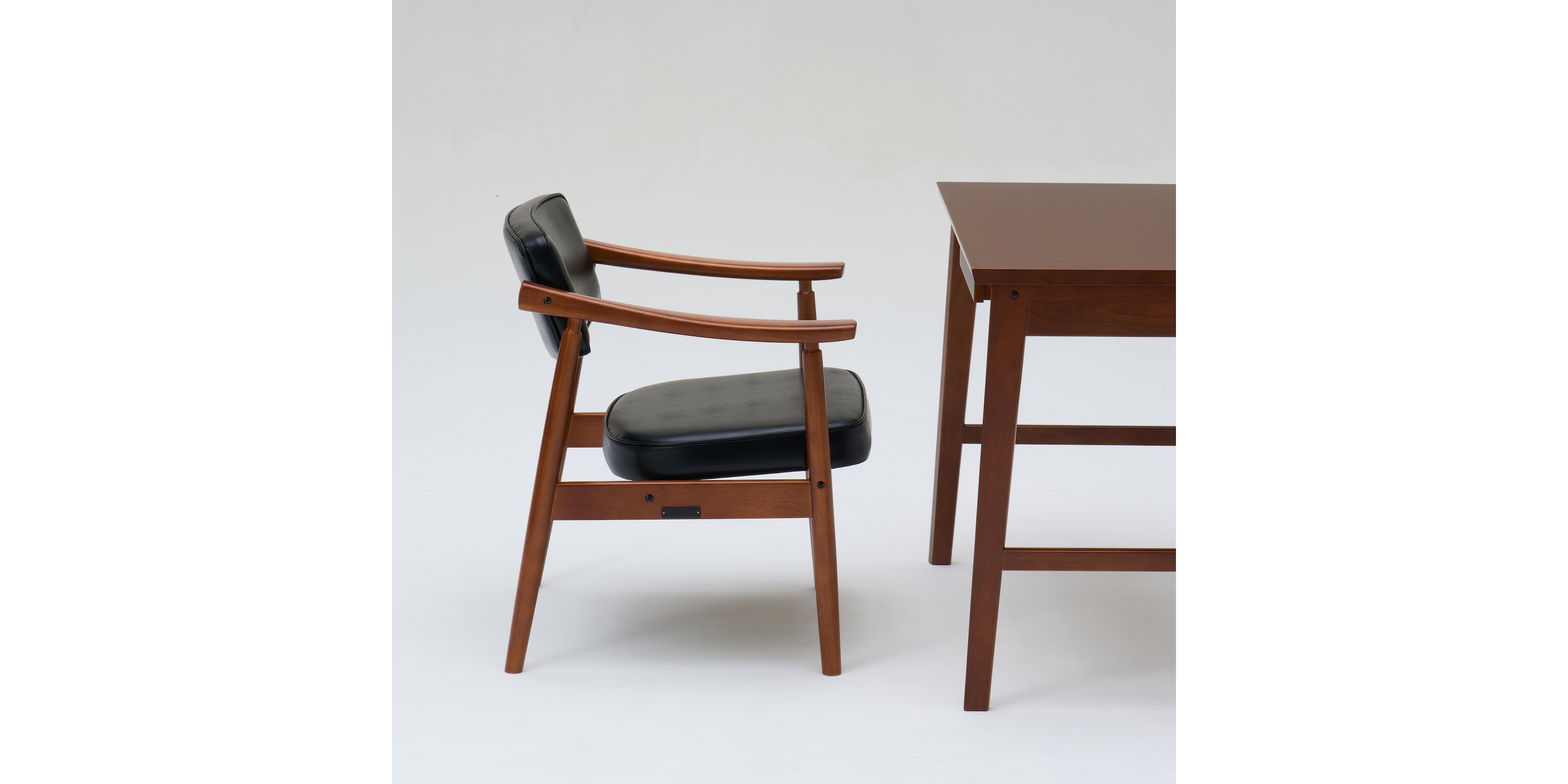 ★カリモク60+★ダイニングチェア★スタンダードブラック★ミッドセンチュリー★③ 送料無料】カリモク60+ ダイニングチェア スタンダードブラック