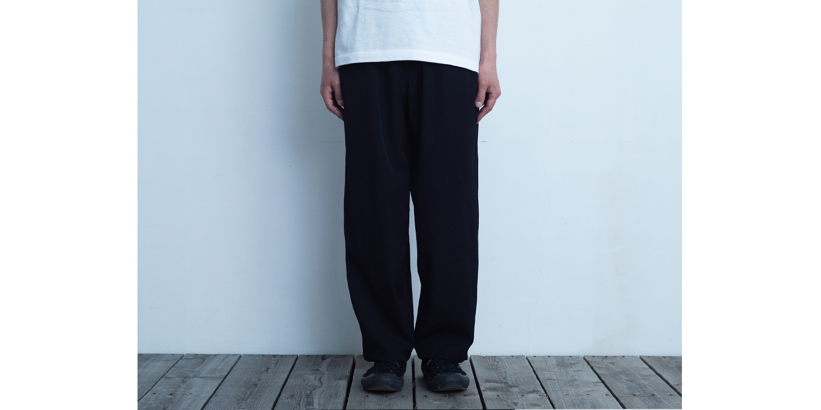 【sold out】d WEAR ワイドパンツ・ウールギャバジン ブラック・M