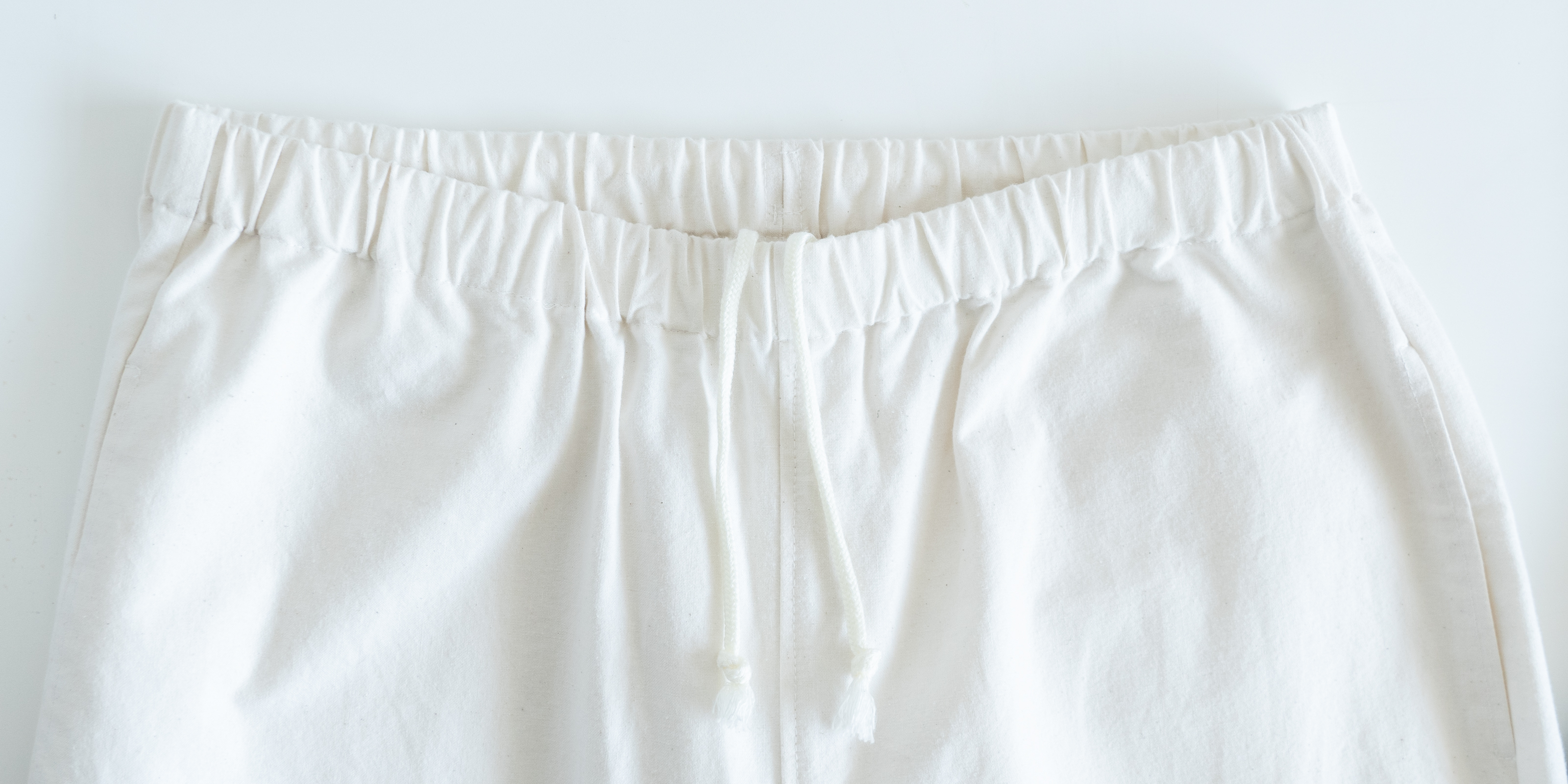 d WEAR テーパードパンツ アイボリー・L | D&DEPARTMENT