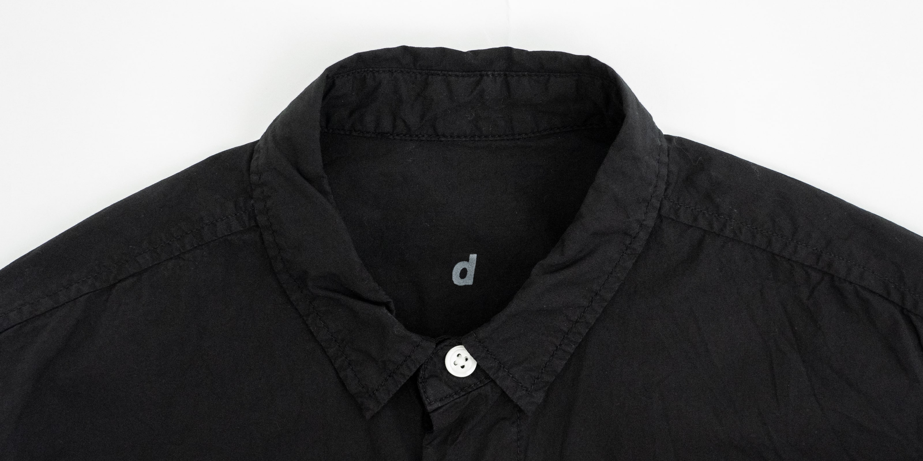 d WEAR レギュラーシャツ・塩縮加工 ブラック・S | D&DEPARTMENT