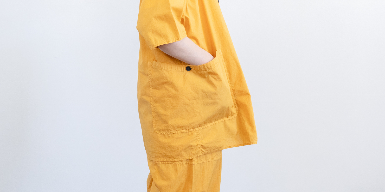 D&DEPARTMENT d WEAR サイドポケットシャツ・塩縮加工 d WEAR サイドポケットシャツ・ネイビー・L | D&DEPARTMENT