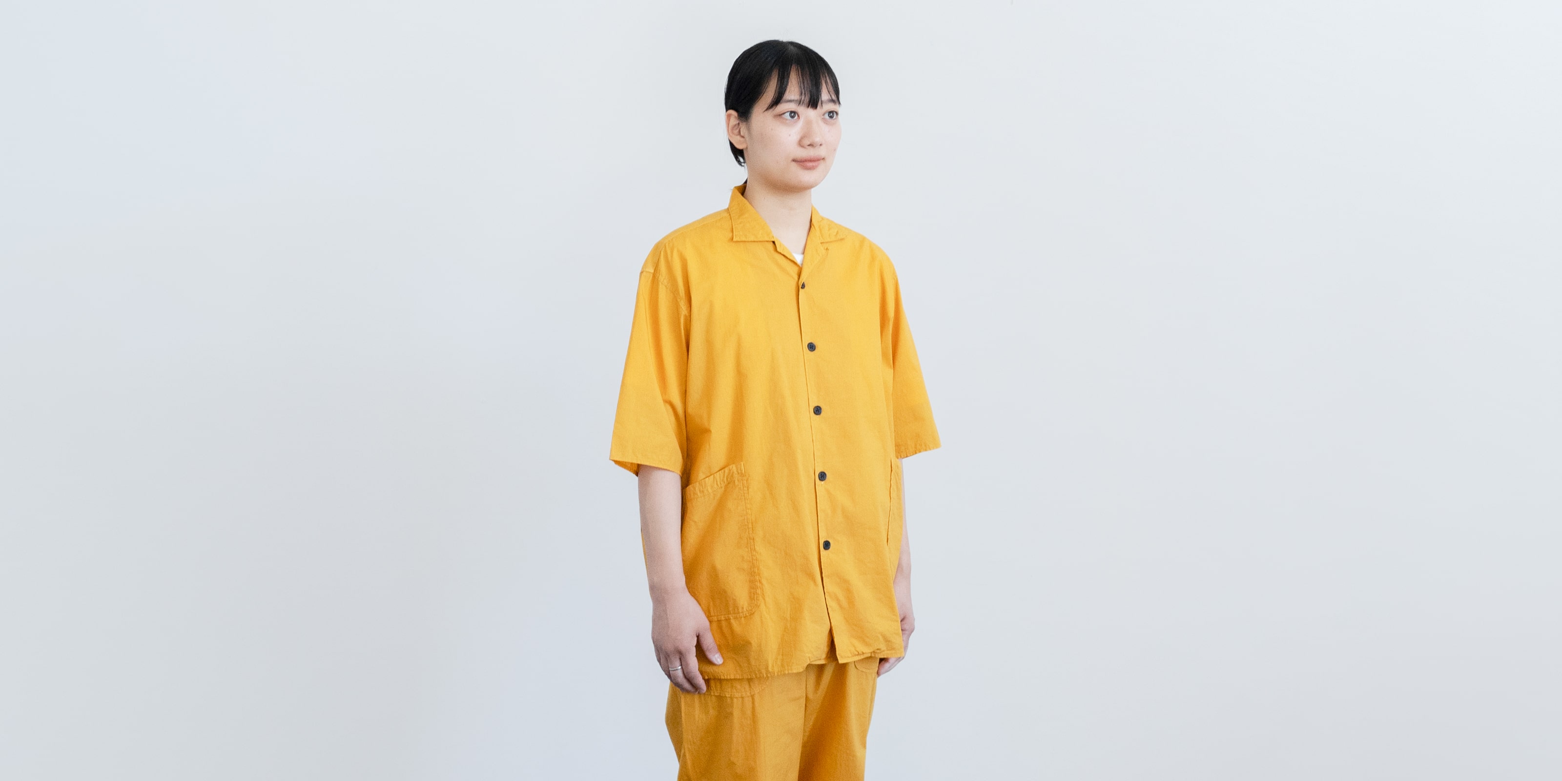 D&DEPARTMENT d WEAR サイドポケットシャツ・塩縮加工 d WEAR サイドポケットシャツ・塩縮加工 ブラック・M | D&DEPARTMENT