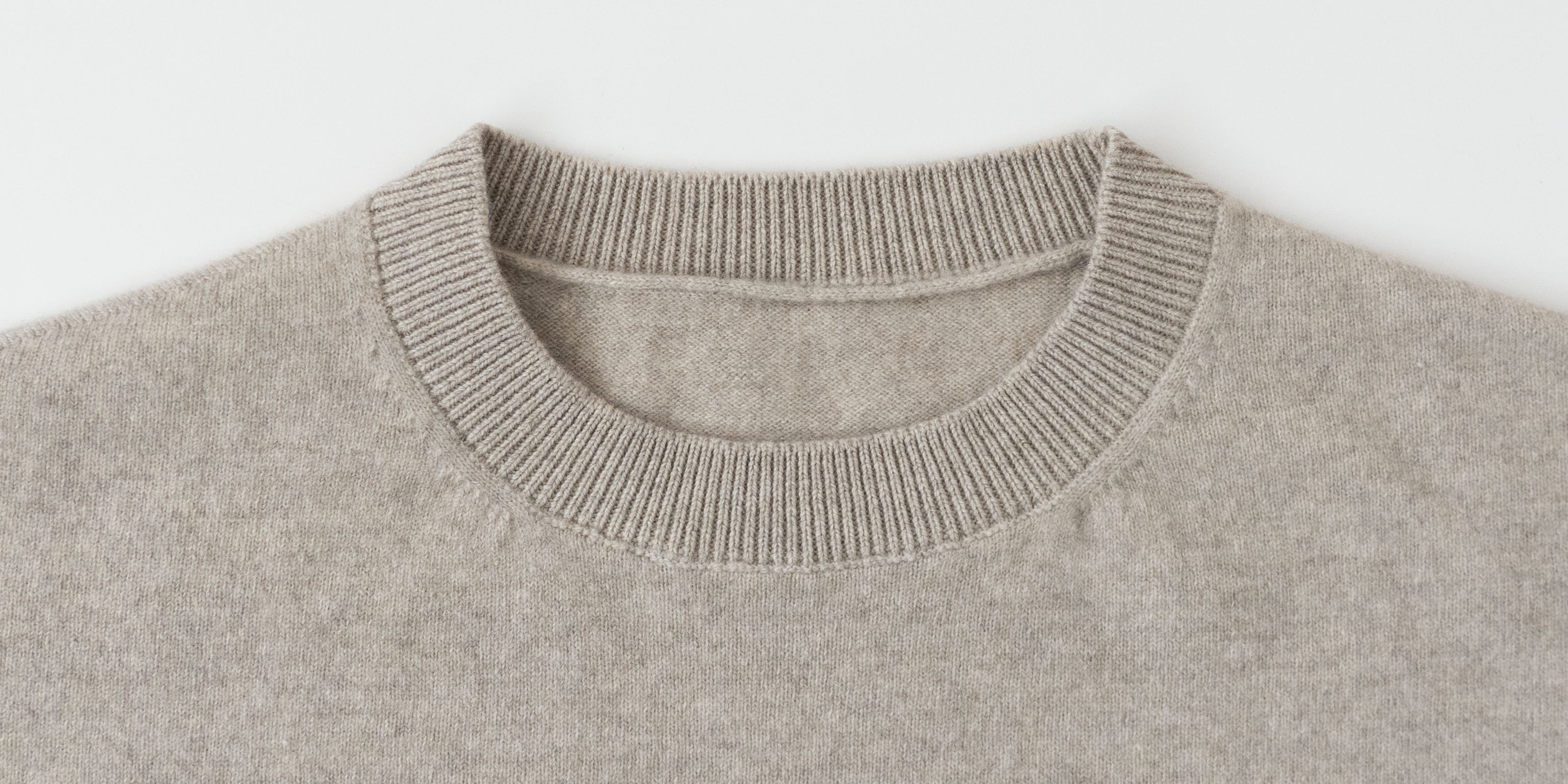 d WEAR クルーネック ウールセーター・ グレーベージュ・M | D&DEPARTMENT