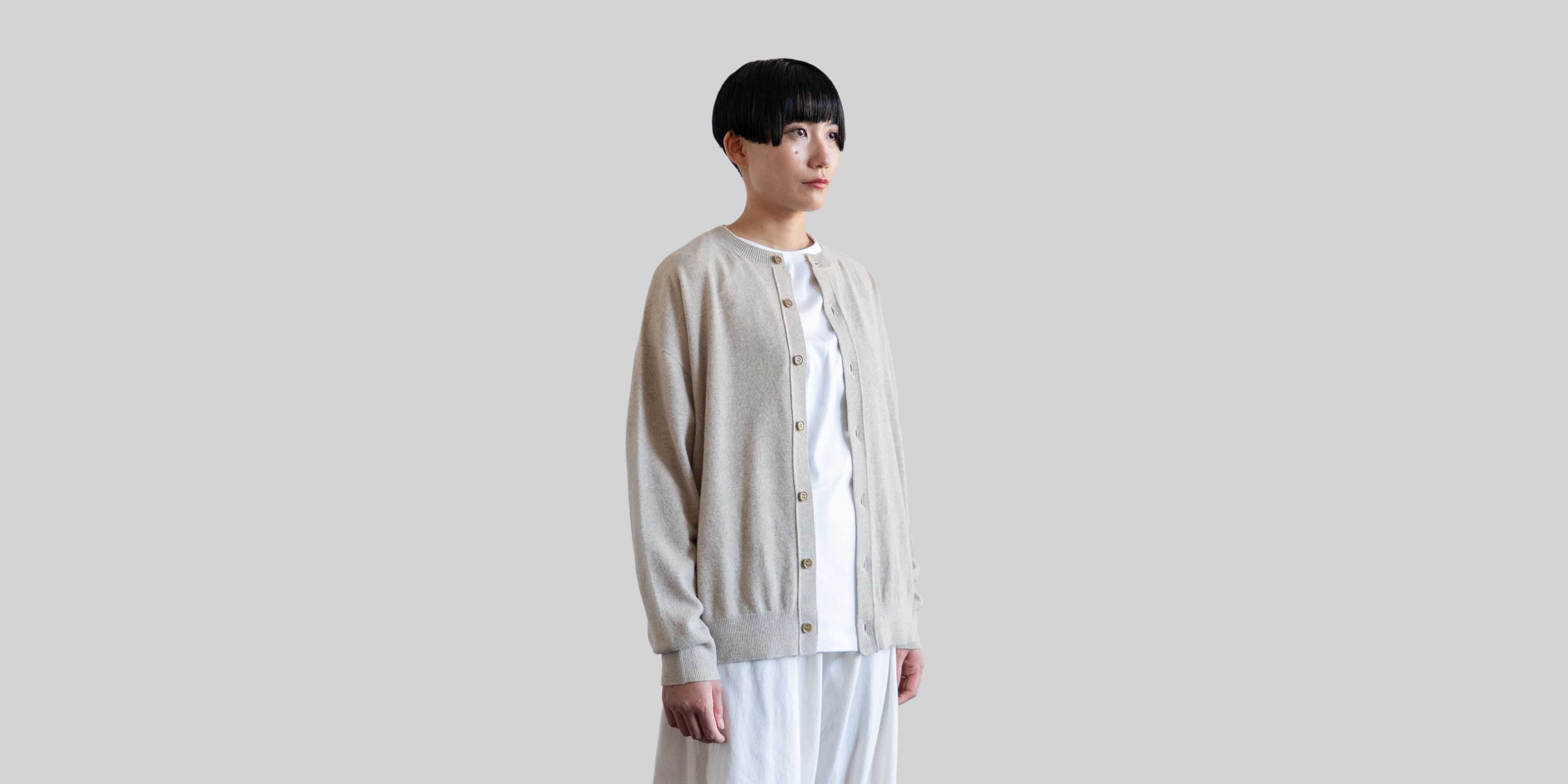 d WEAR クルーネック ウールカーディガン・グレーベージュ・M
