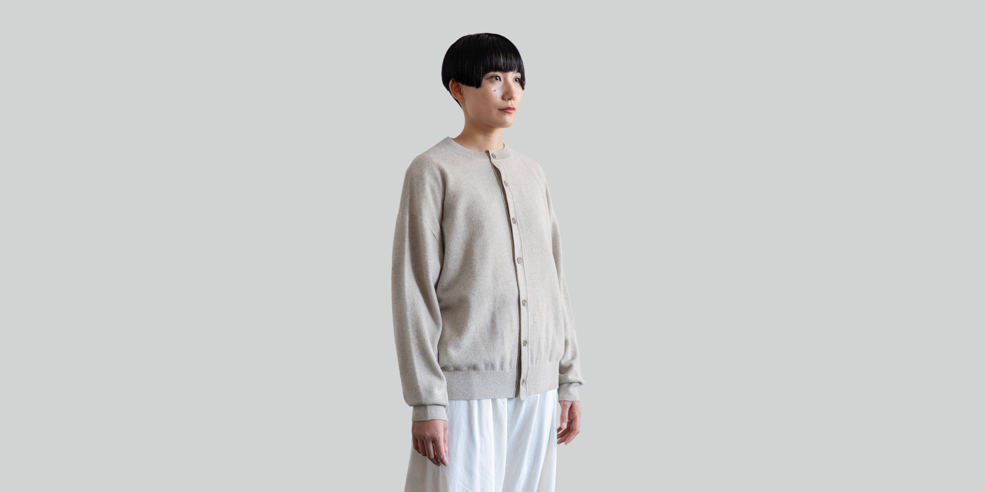 d WEAR クルーネック ウールカーディガン・グレーベージュ・S