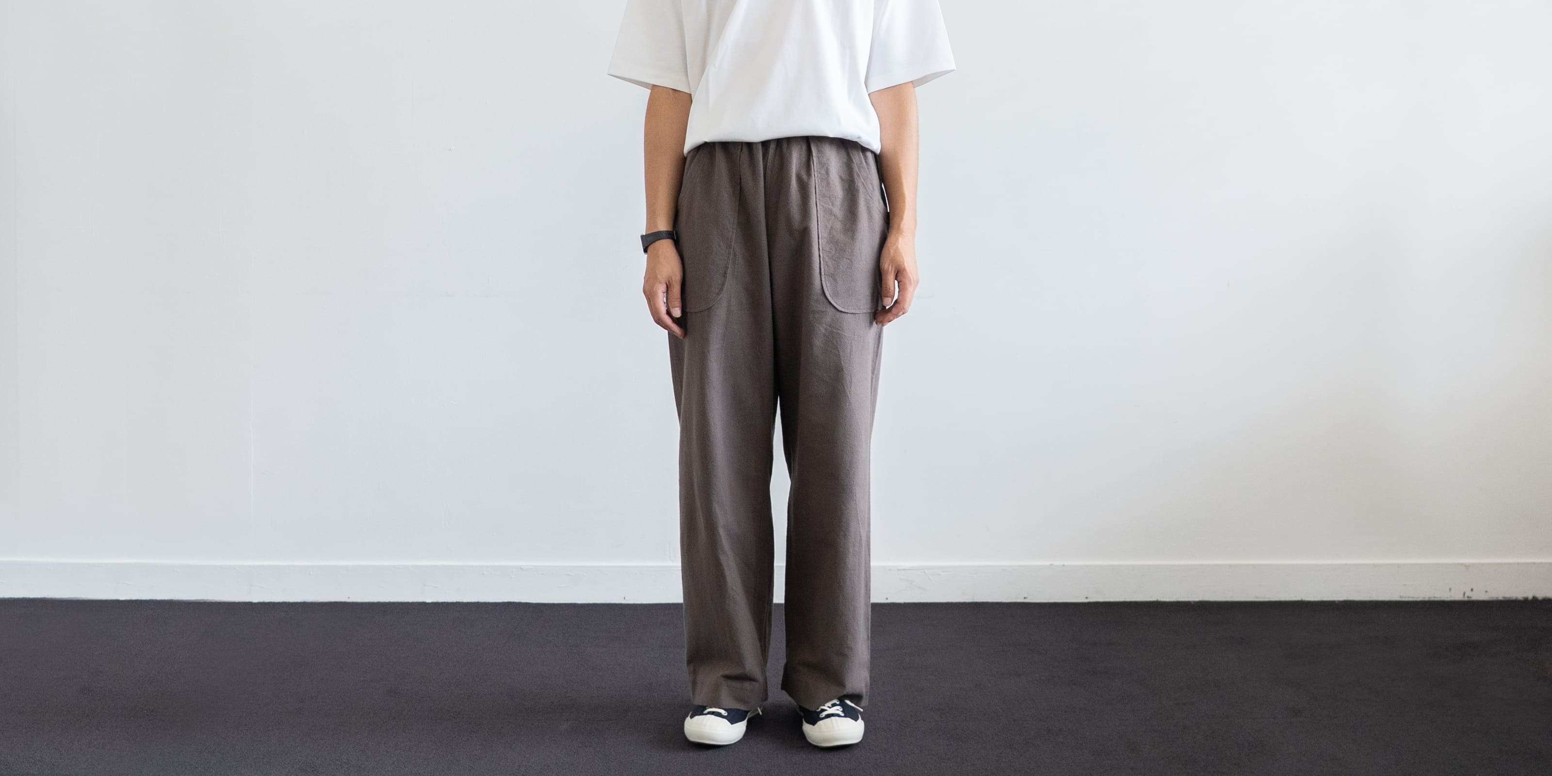 Johndoe ライトグレー ワイドパンツ サイドポケット付き Johndoe ライトグレー ワイドパンツ サイドポケット付き - メルカリ