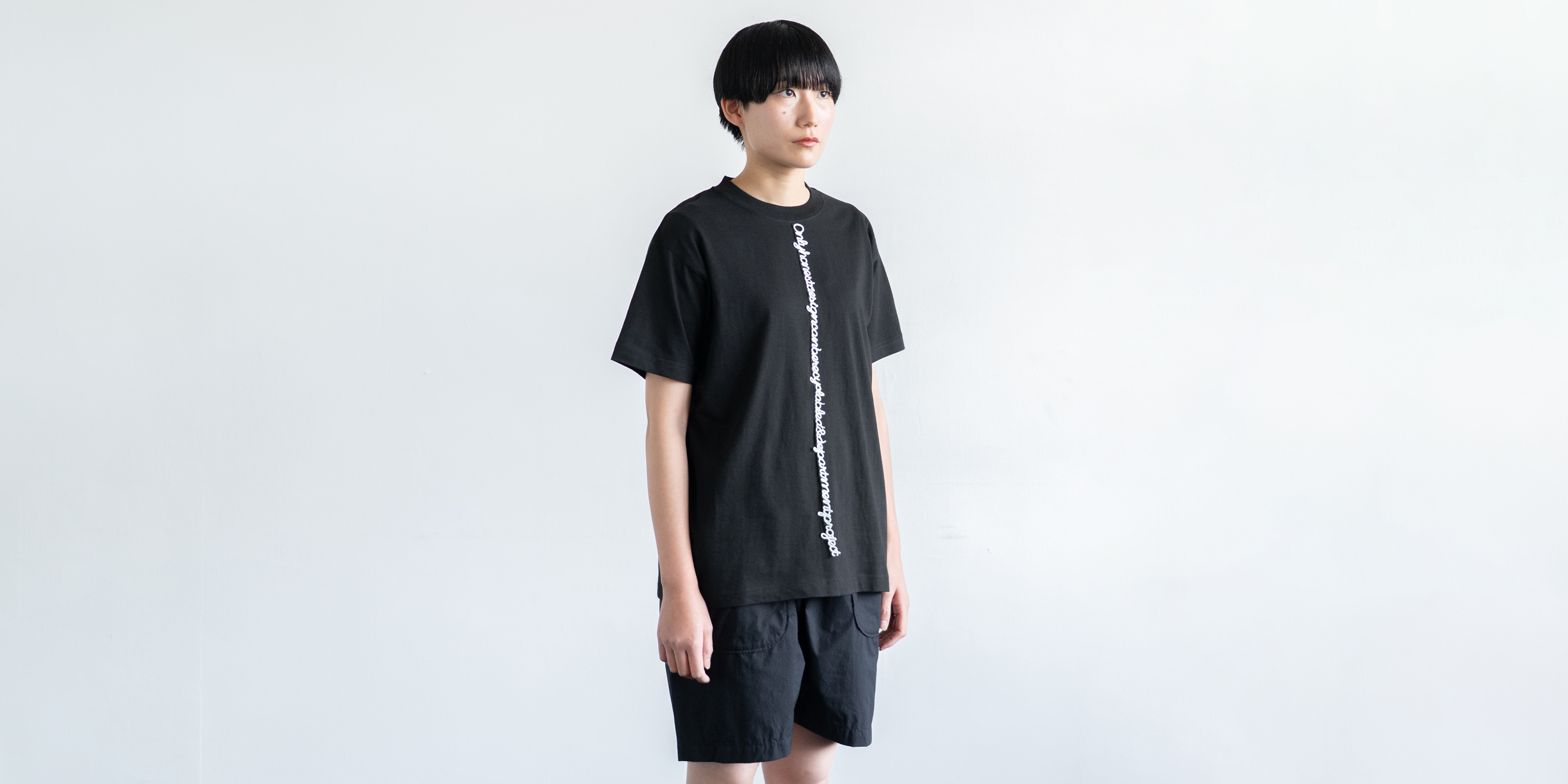 d WEAR Onlyhonest EMB T-shirt・ブラック×ホワイト・M | D&DEPARTMENT