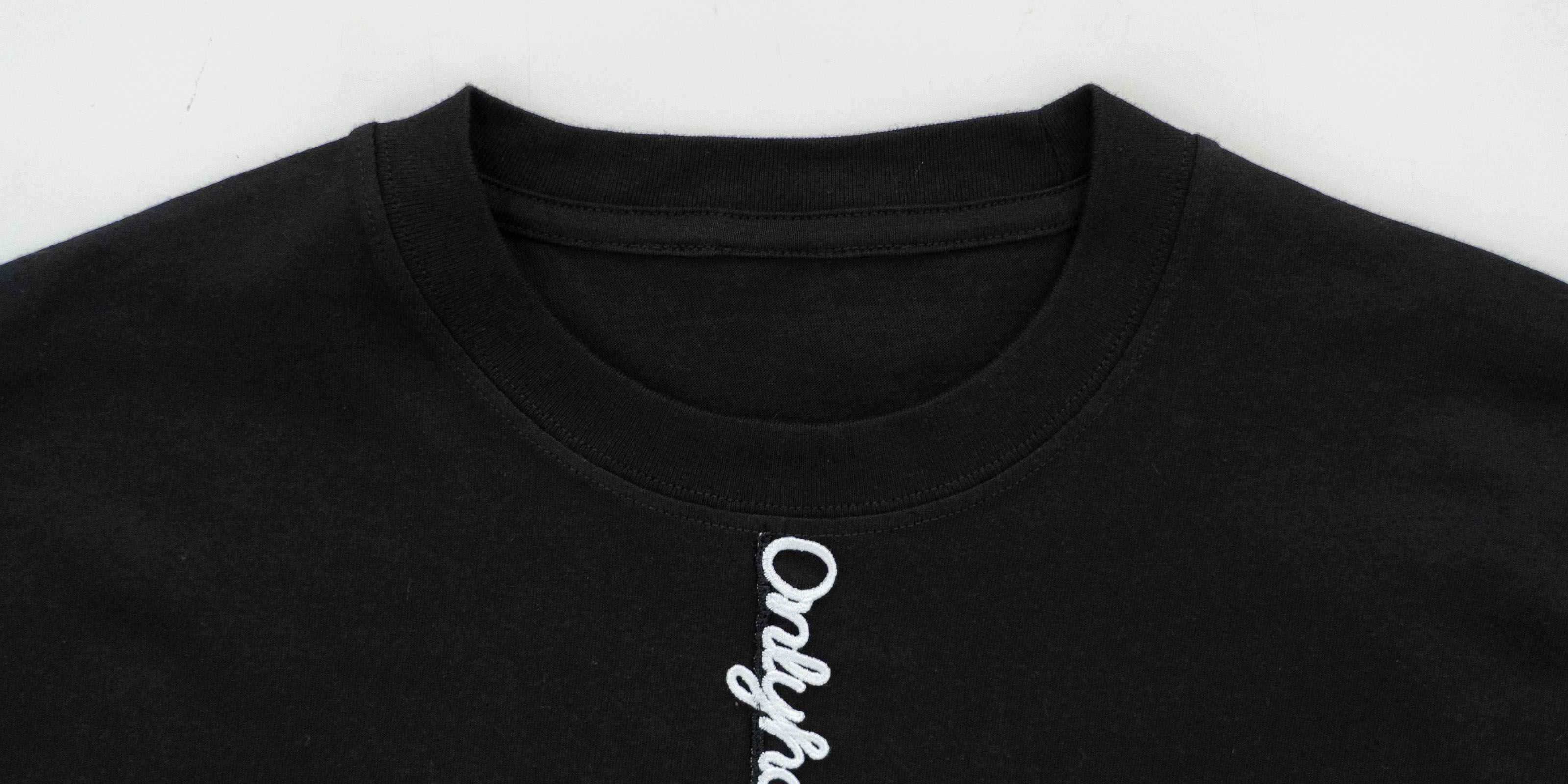 d WEAR Onlyhonest EMB T-shirt・ブラック×ホワイト・S | D&DEPARTMENT