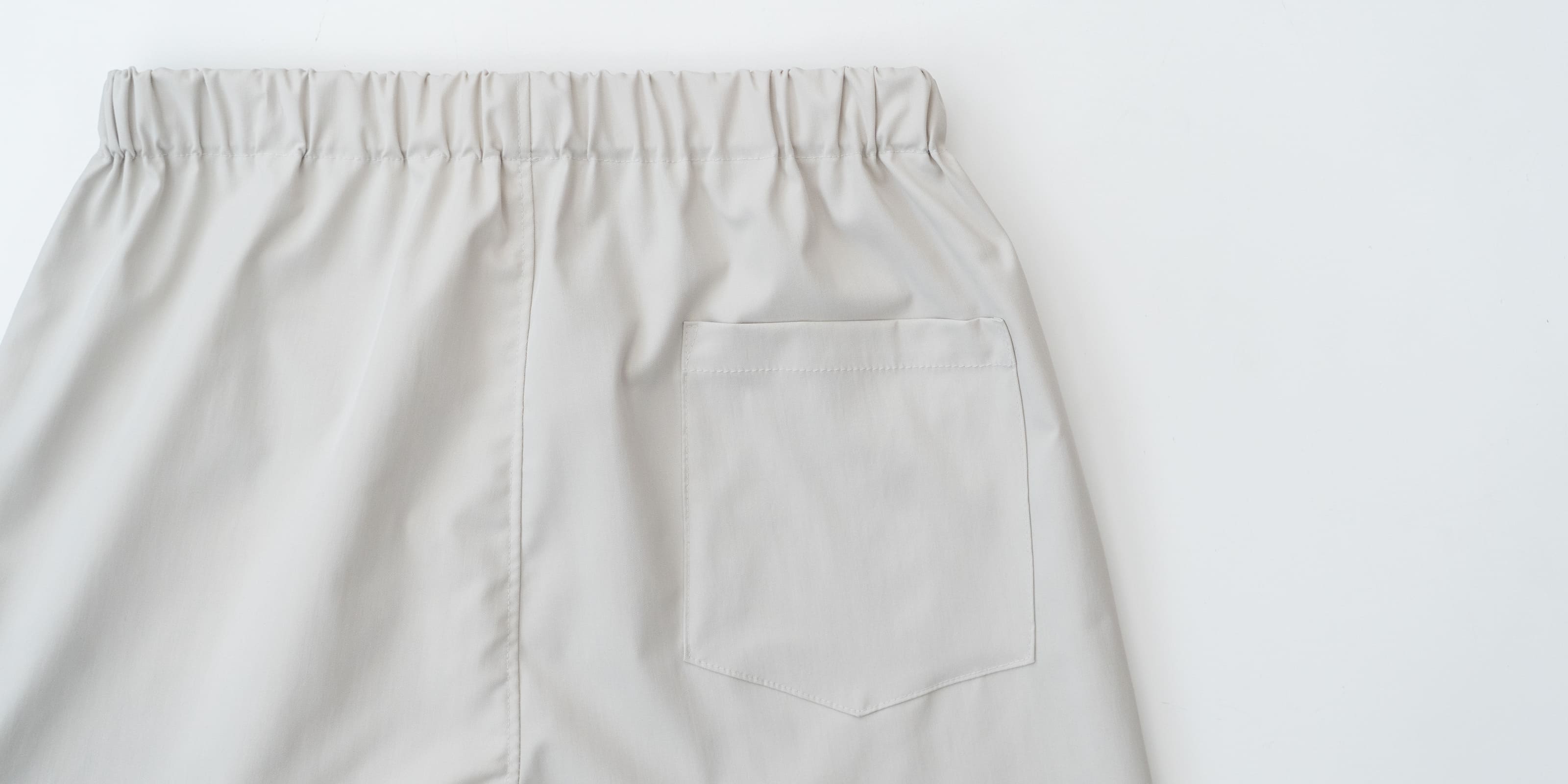 d WEAR テーパードパンツ・アッシュグレー・L | D&DEPARTMENT