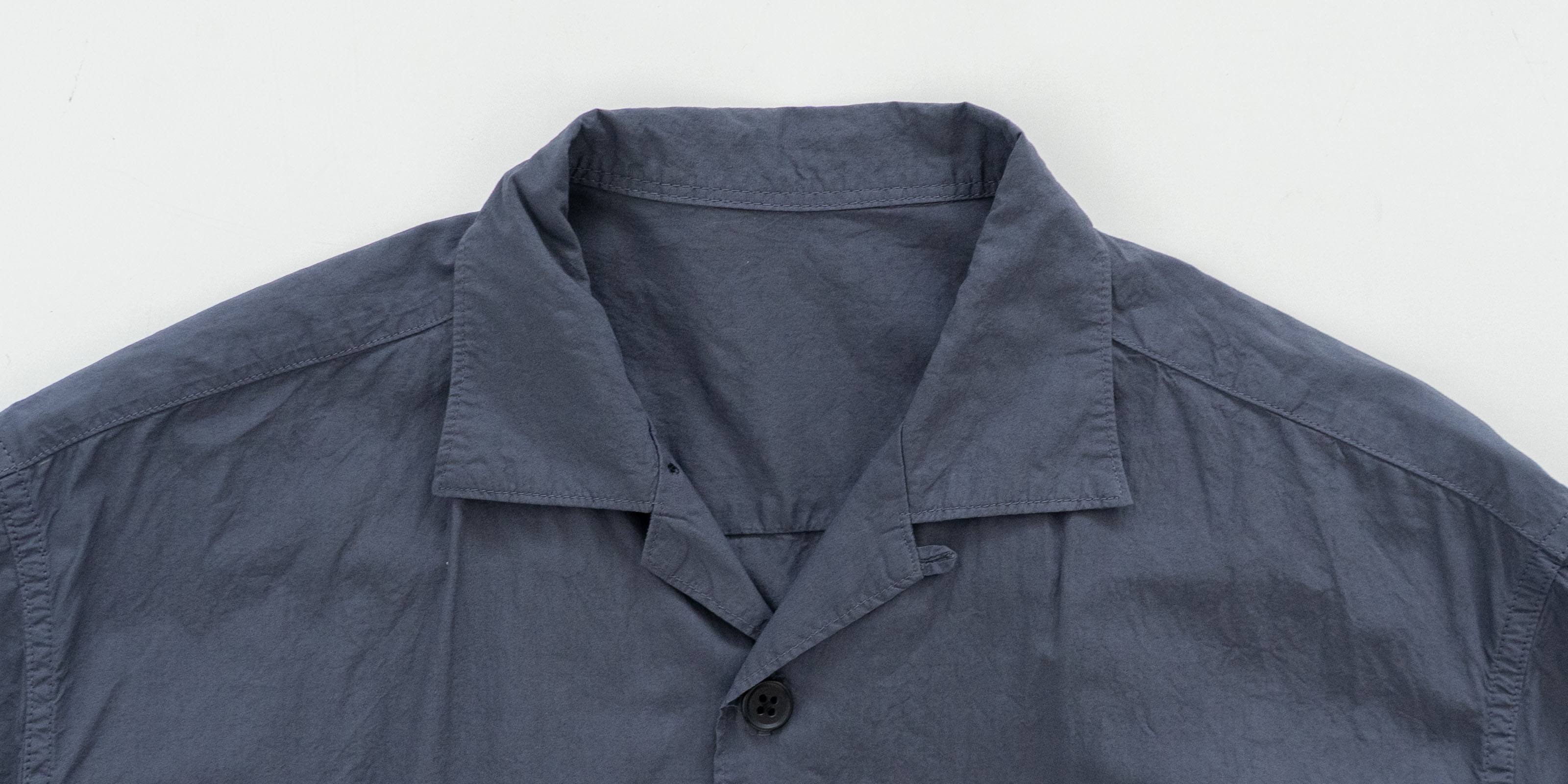 d WEAR サイドポケットシャツ・塩縮加工 グレー・M | D&DEPARTMENT