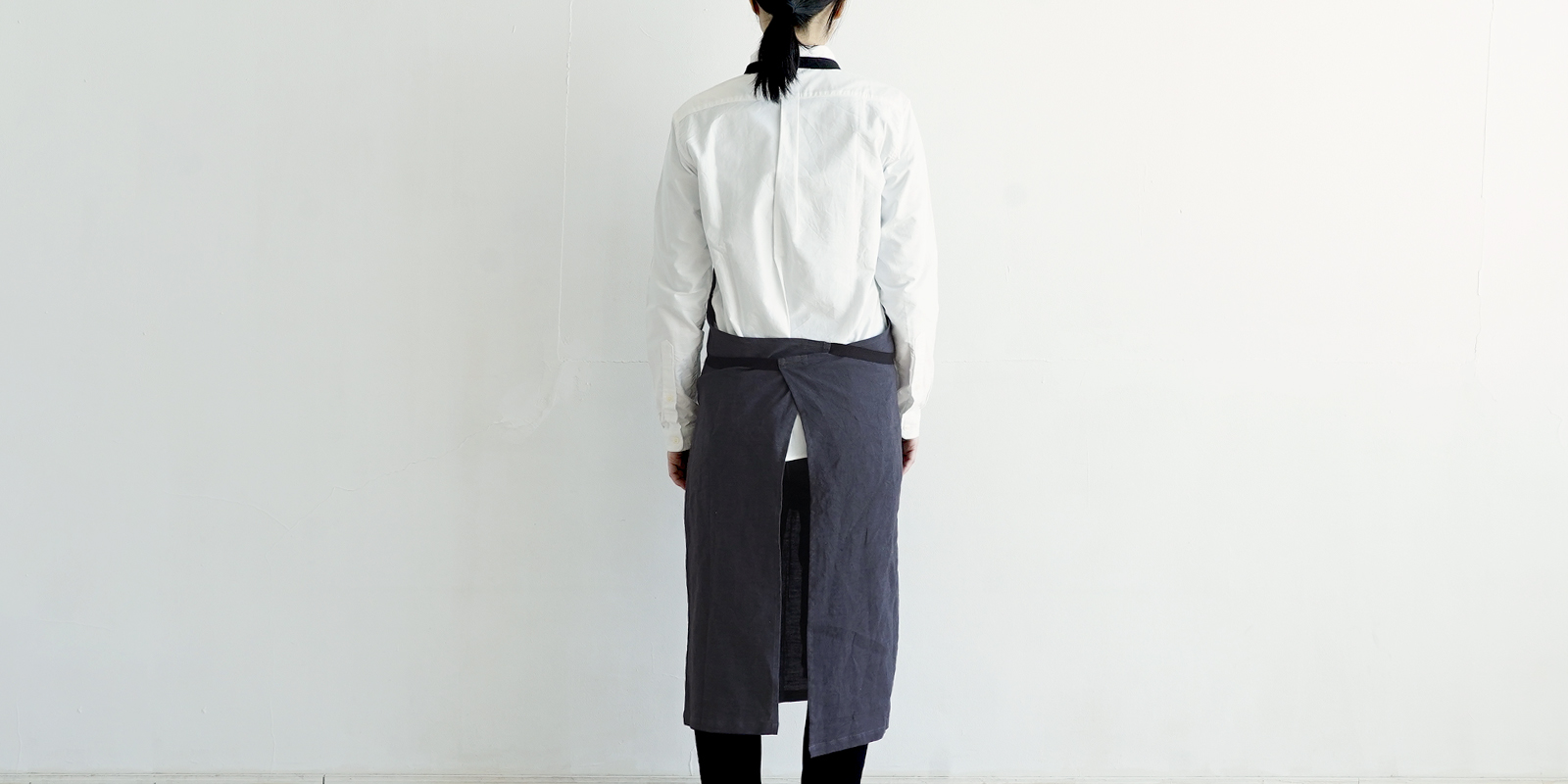 稽古着エプロン フレンチリネン チャコール 7-13号 d エプロン・リネン