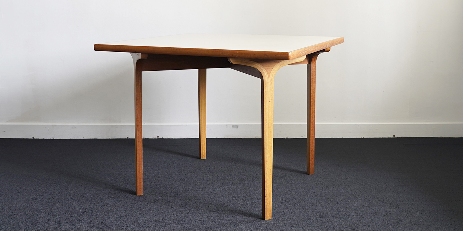 希少！天童木工 長大作 ダイニングテーブル 110×110 正方形 チーク材