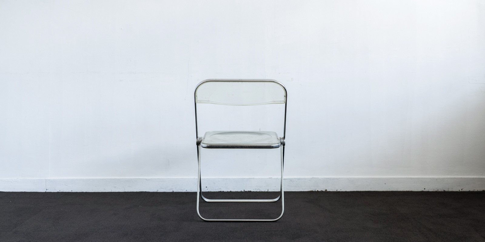 プリアチェア クローム/ラタン│名作デザイナーズ家具のインテリア