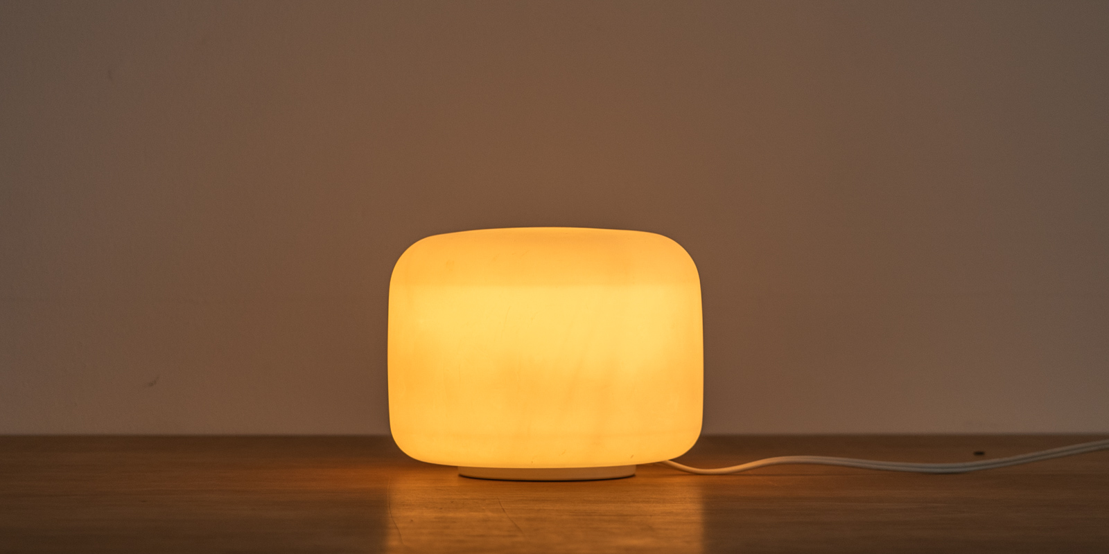 【値下げしました】無印　アルミ　フロアライト　廃盤品 人気の無印良品(MUJI)よりLED アルミフロアライトです。高さや