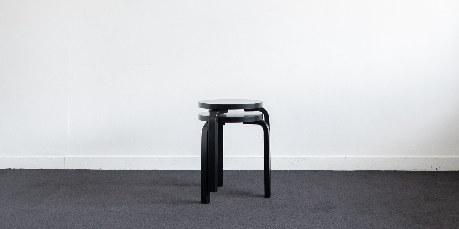 sold out】Artek スツール e60・ラッカーブラック（USED