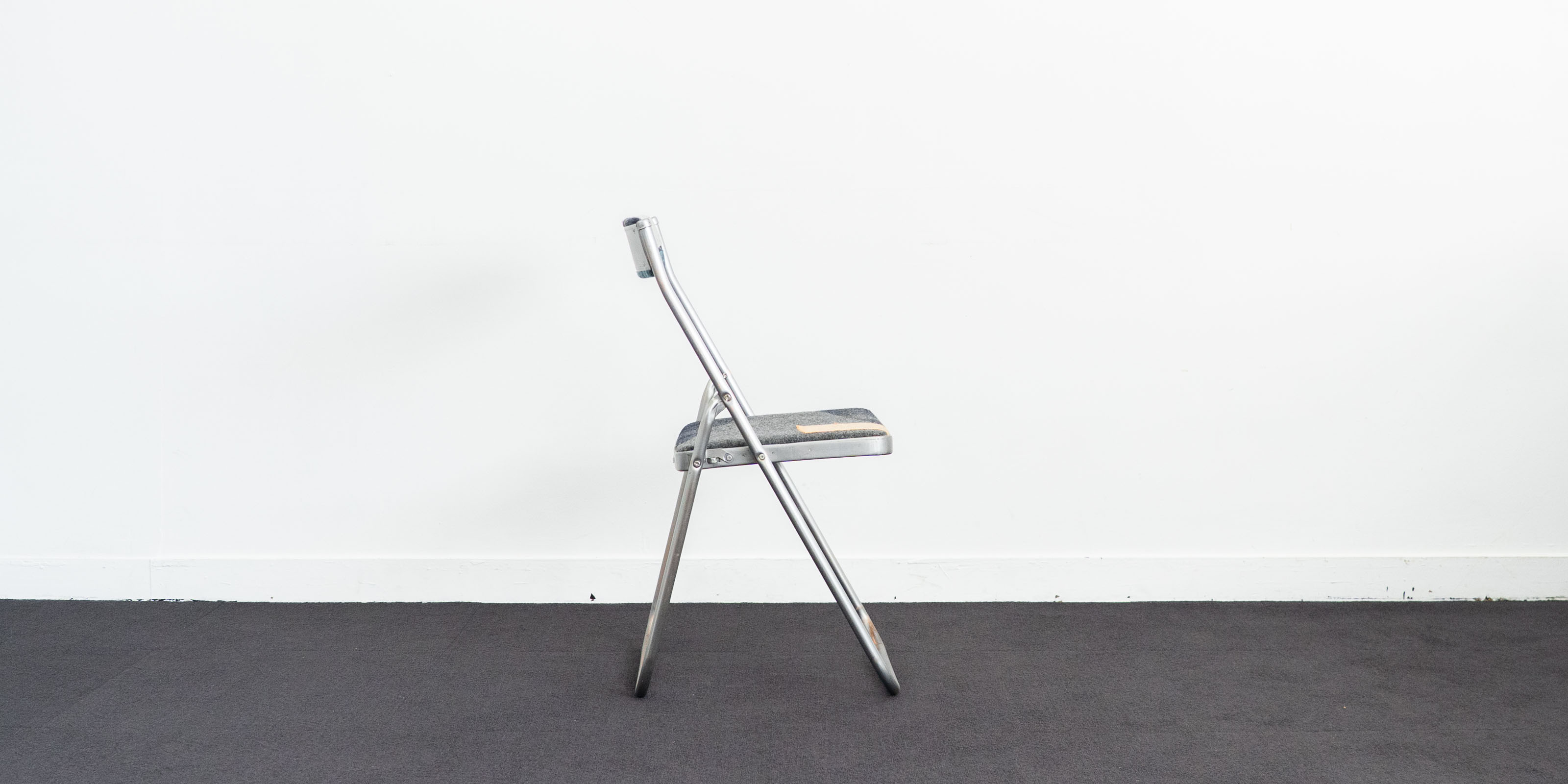 Folding Chair Distibuted by D&DEPARTMENT PROJECT No.4 | D&DEPARTMENT