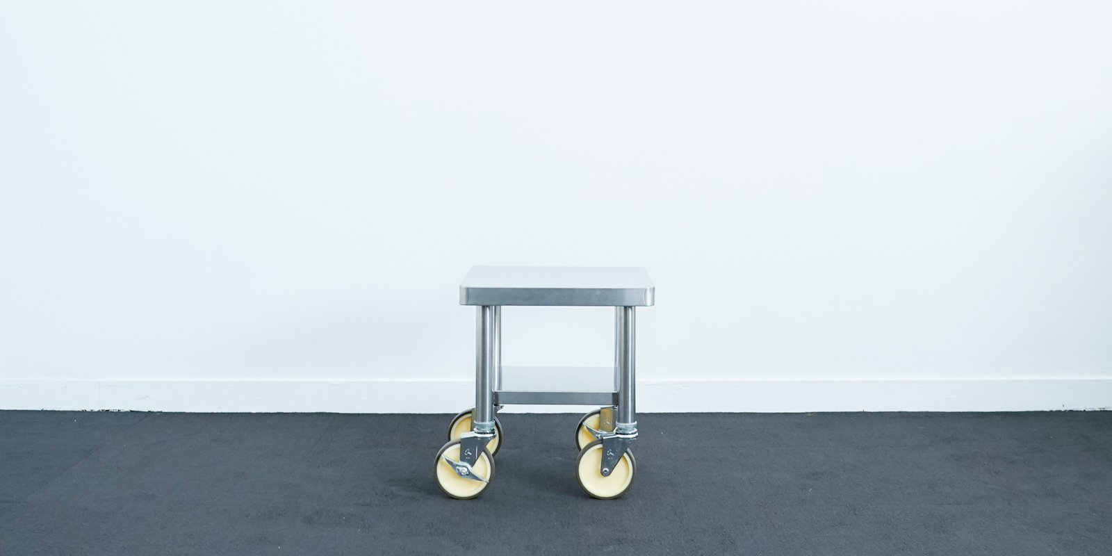 ステンレスサイドテーブル（USED） | D&DEPARTMENT