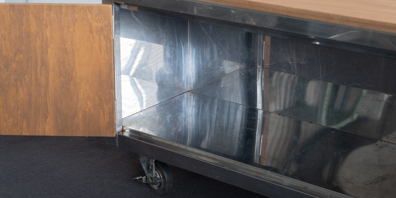 Stainless cabinet × lauan door & topboard（USED） | D&DEPARTMENT